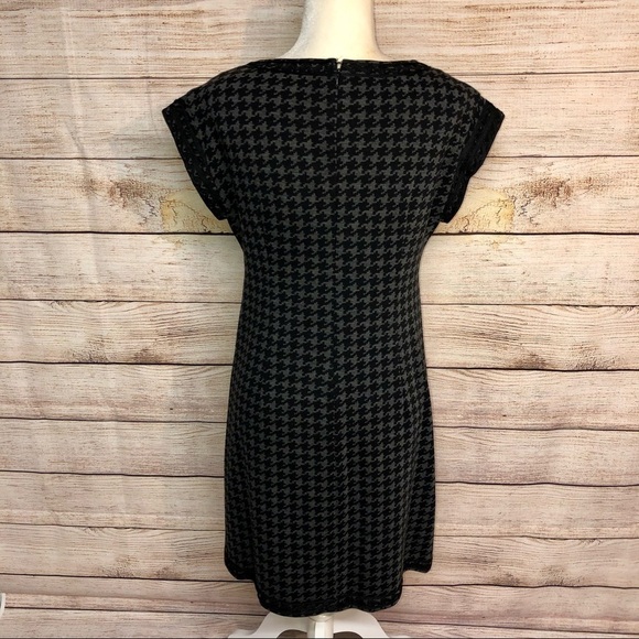 Donna Morgan Houndstooth Maternity Shift Dress - Picture 5 of 6